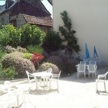 Logis Hotel Les Tilleuls Saint-Cirgues-de-Jordanne Zewnętrze zdjęcie