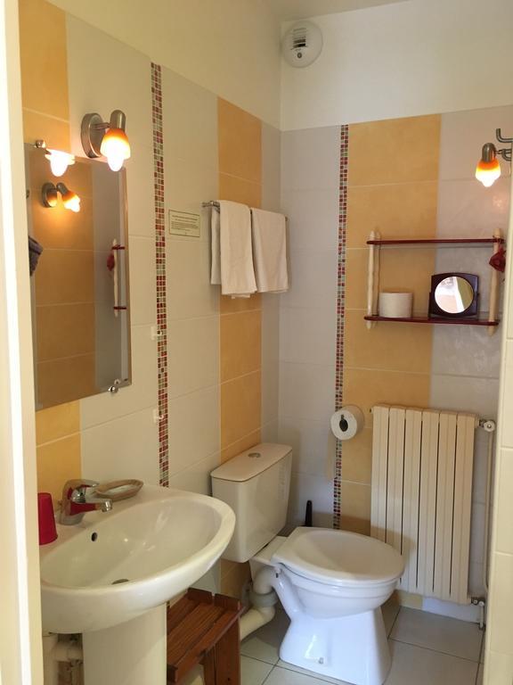 Logis Hotel Les Tilleuls Saint-Cirgues-de-Jordanne Zewnętrze zdjęcie