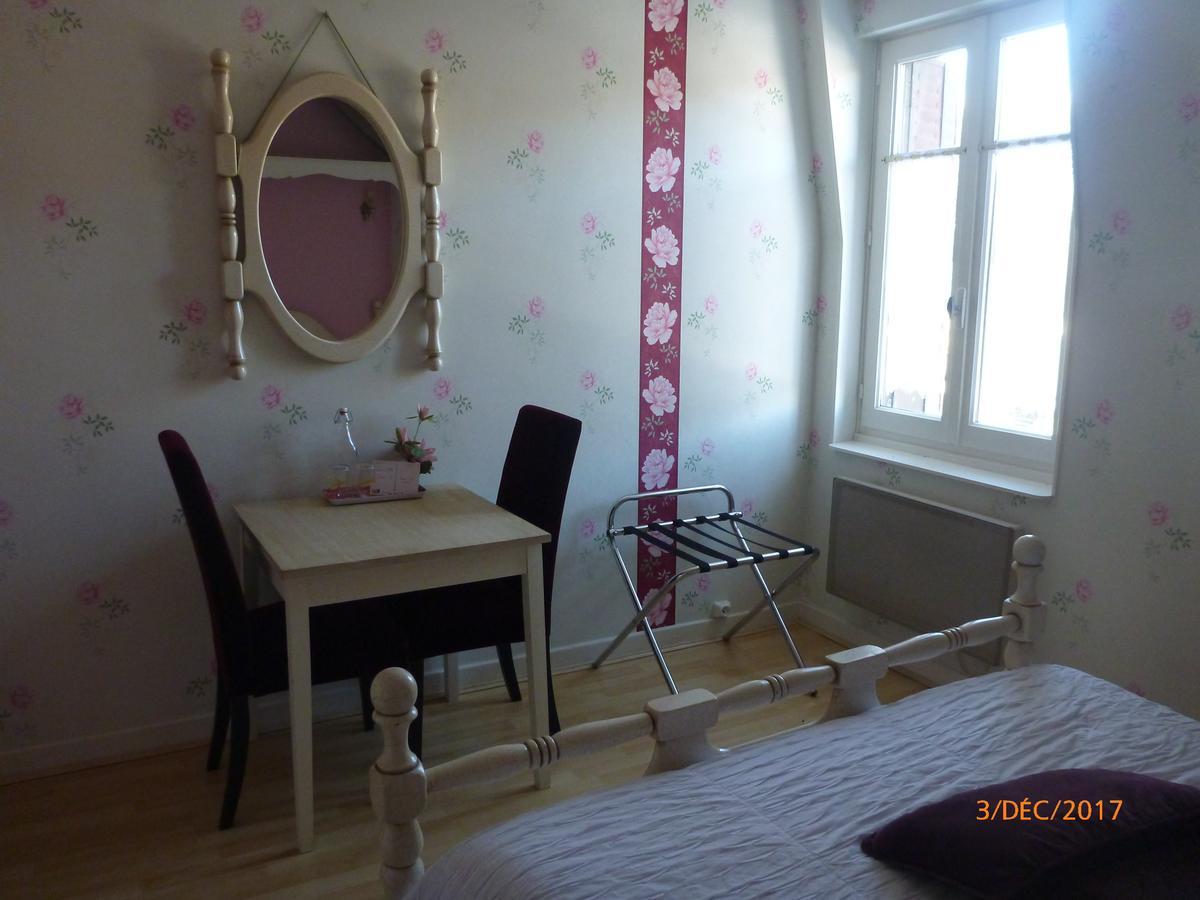 Logis Hotel Les Tilleuls Saint-Cirgues-de-Jordanne Zewnętrze zdjęcie