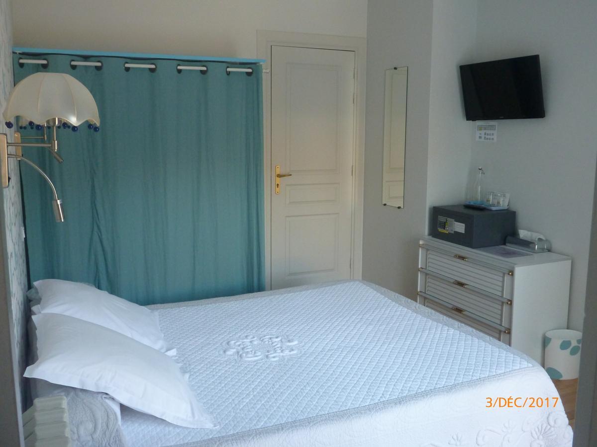 Logis Hotel Les Tilleuls Saint-Cirgues-de-Jordanne Pokój zdjęcie
