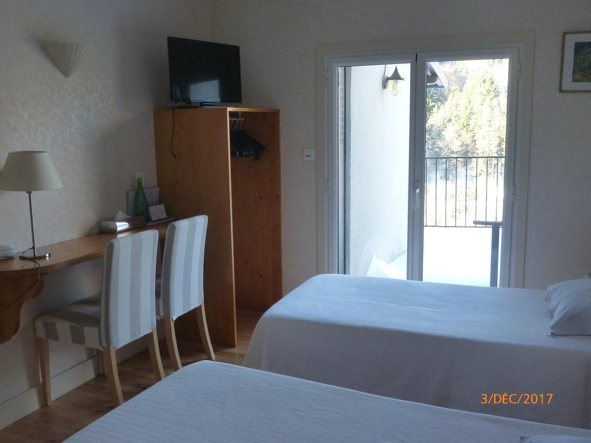 Logis Hotel Les Tilleuls Saint-Cirgues-de-Jordanne Zewnętrze zdjęcie