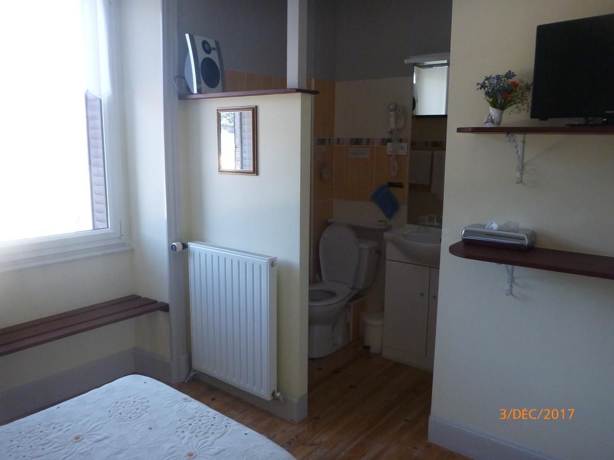 Logis Hotel Les Tilleuls Saint-Cirgues-de-Jordanne Zewnętrze zdjęcie