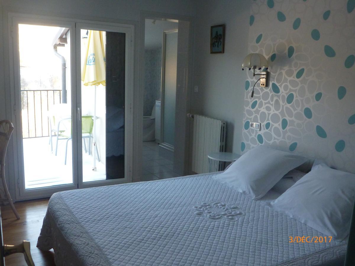 Logis Hotel Les Tilleuls Saint-Cirgues-de-Jordanne Zewnętrze zdjęcie
